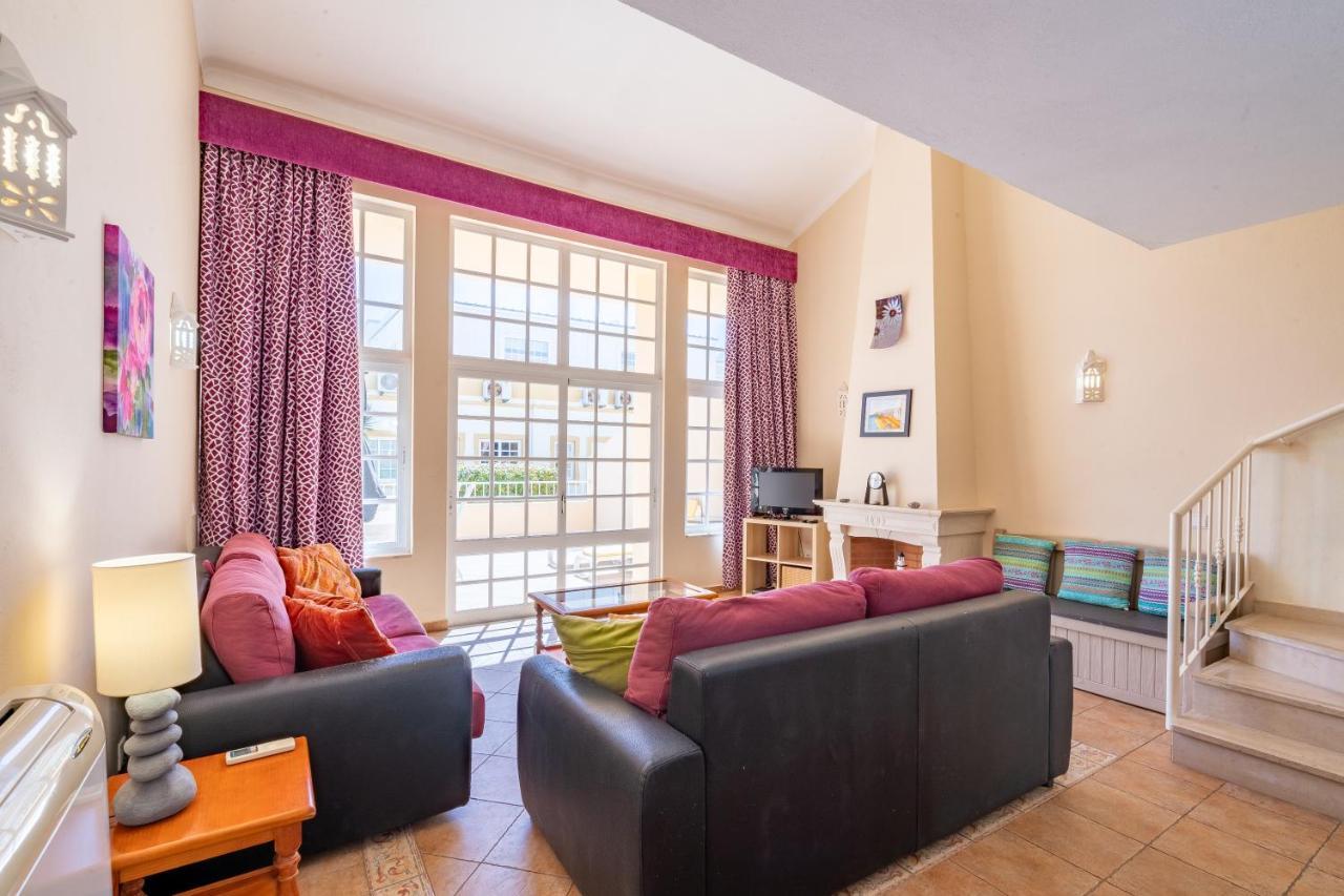Villa com 2 Quartos
